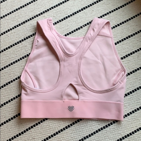 Forever 21 Tops - FOREVER 21 pale pink sports bra